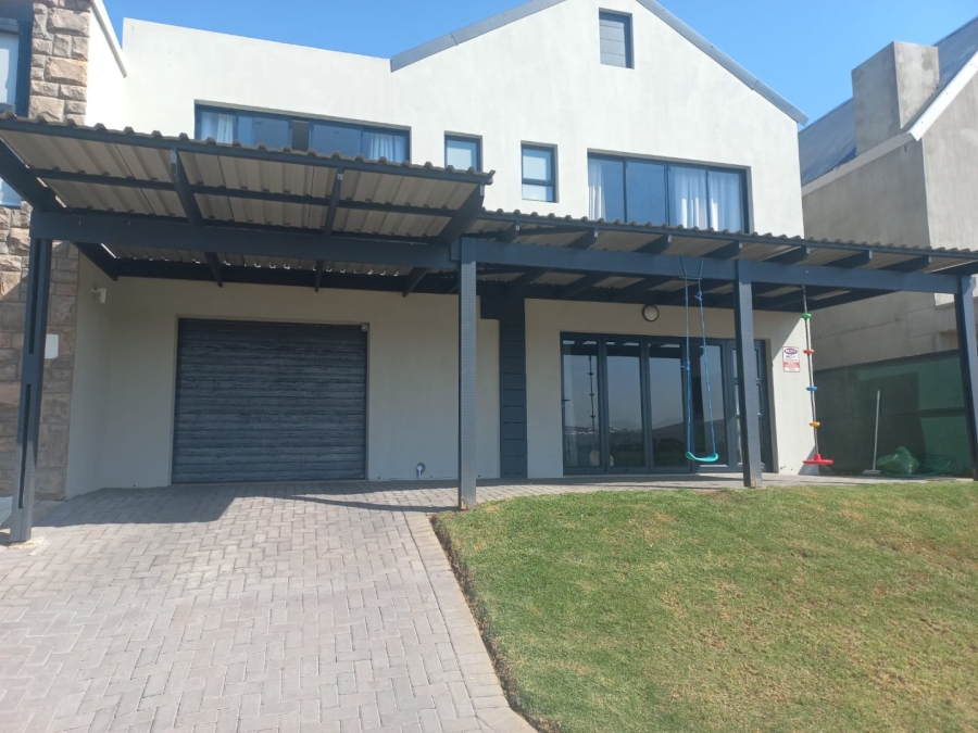 4 Bedroom Property for Sale in Hartenbos Heuwels Western Cape